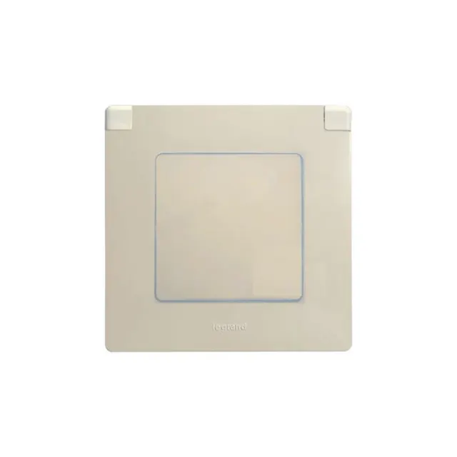 Рамка Legrand Etika 672560