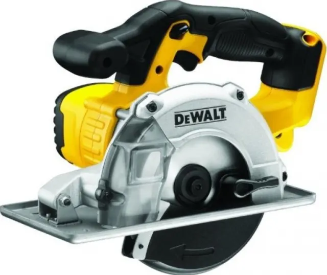 Пила циркулярная DeWalt DCS373N-XJ