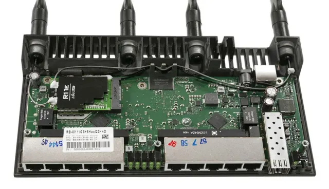 Маршрутизатор MikroTik RB4011iGS+5HacQ2HnD-IN